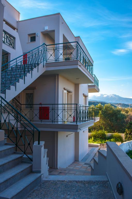 Dialinas Apartments Истро Экстерьер фото